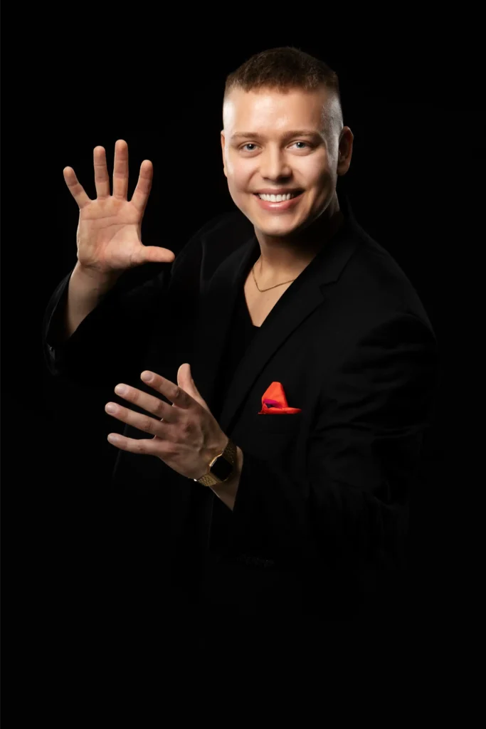 Taikuri Vaasassa poseeraa kuvassa