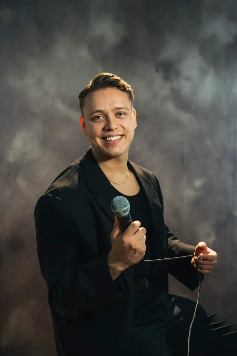 Taikurikoomikko Tuomas Seikku